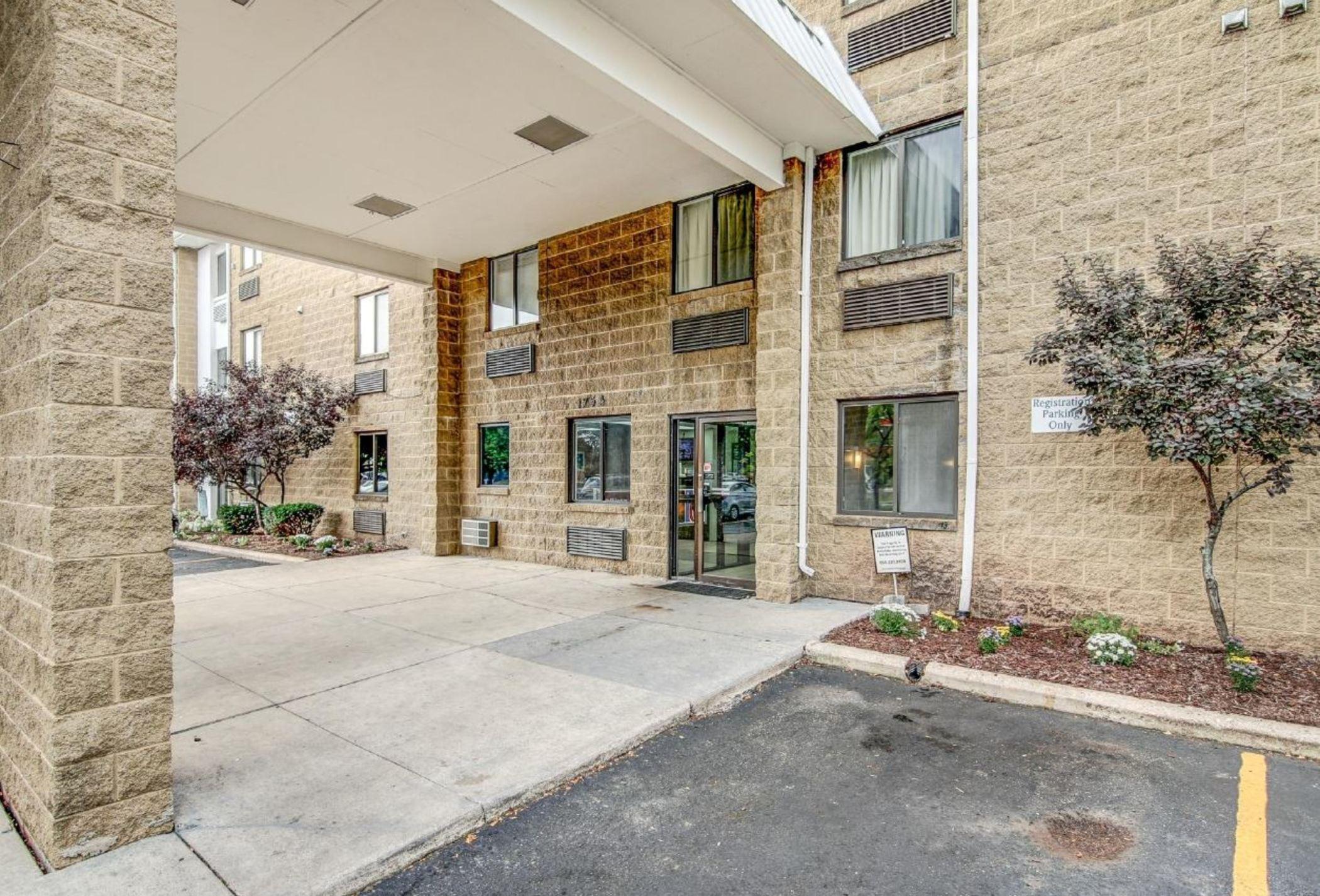 Americinn By Wyndham Madison Wi Exterior photo