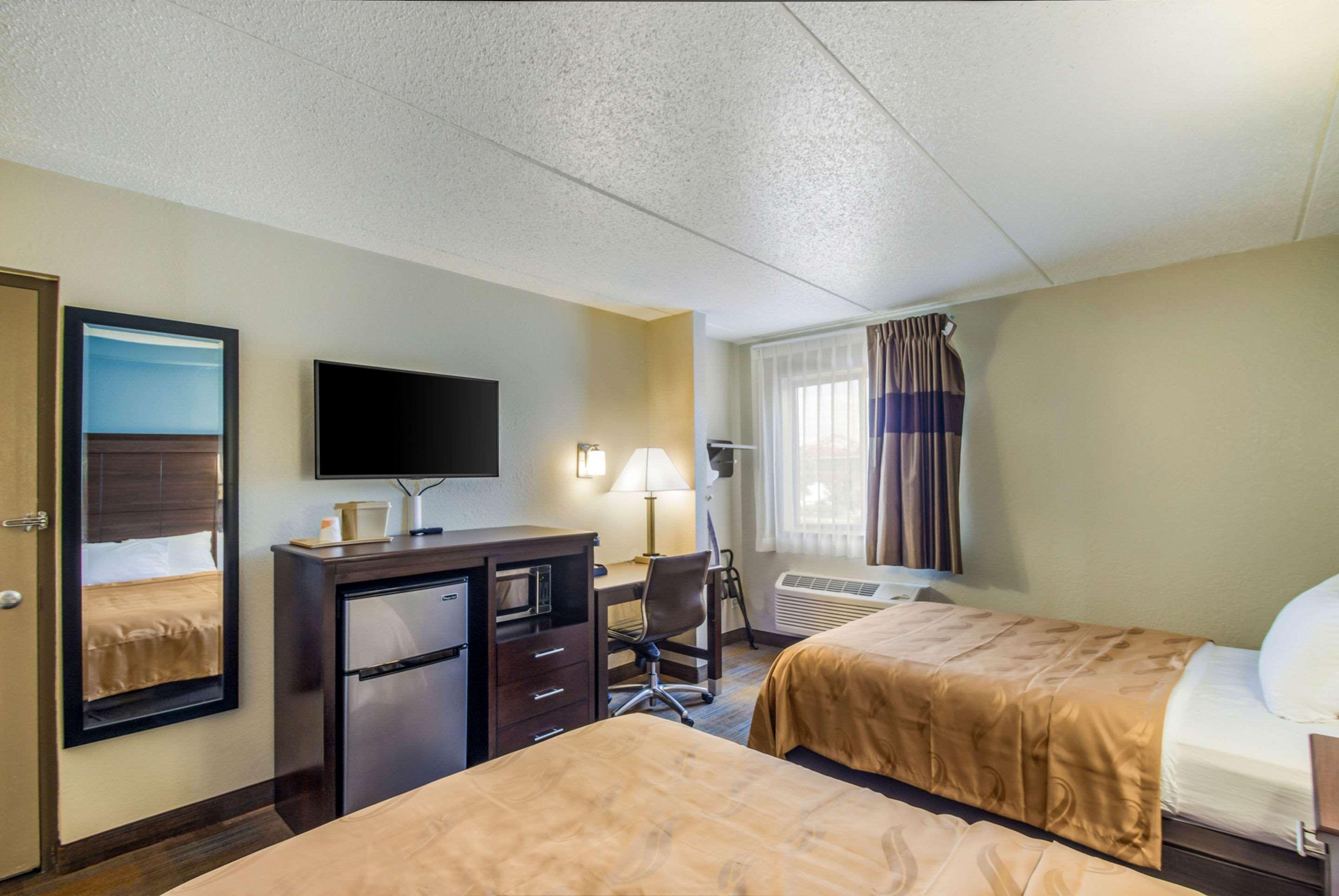 Americinn By Wyndham Madison Wi Exterior photo
