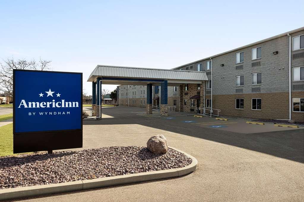 Americinn By Wyndham Madison Wi Exterior photo