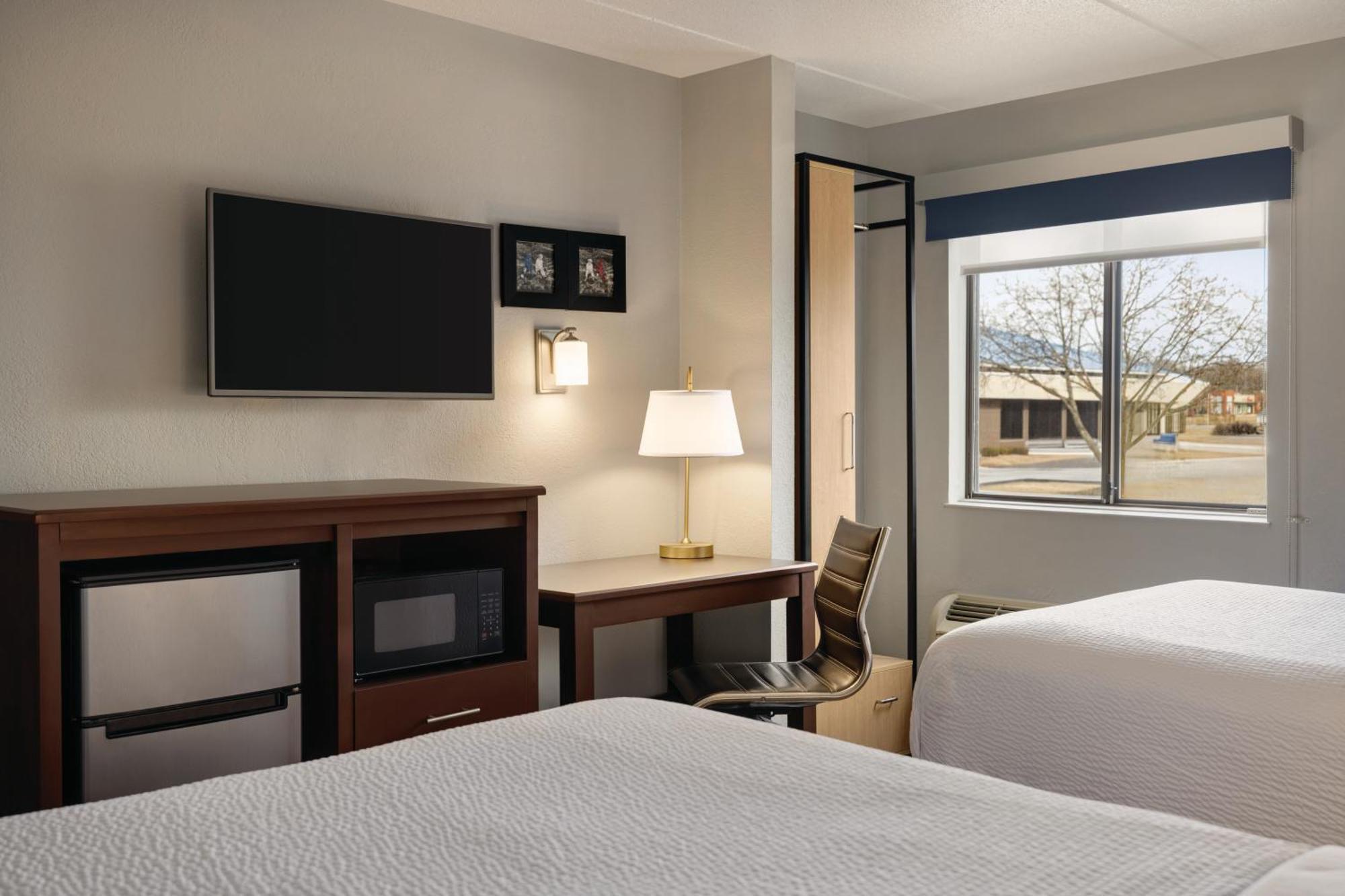 Americinn By Wyndham Madison Wi Exterior photo