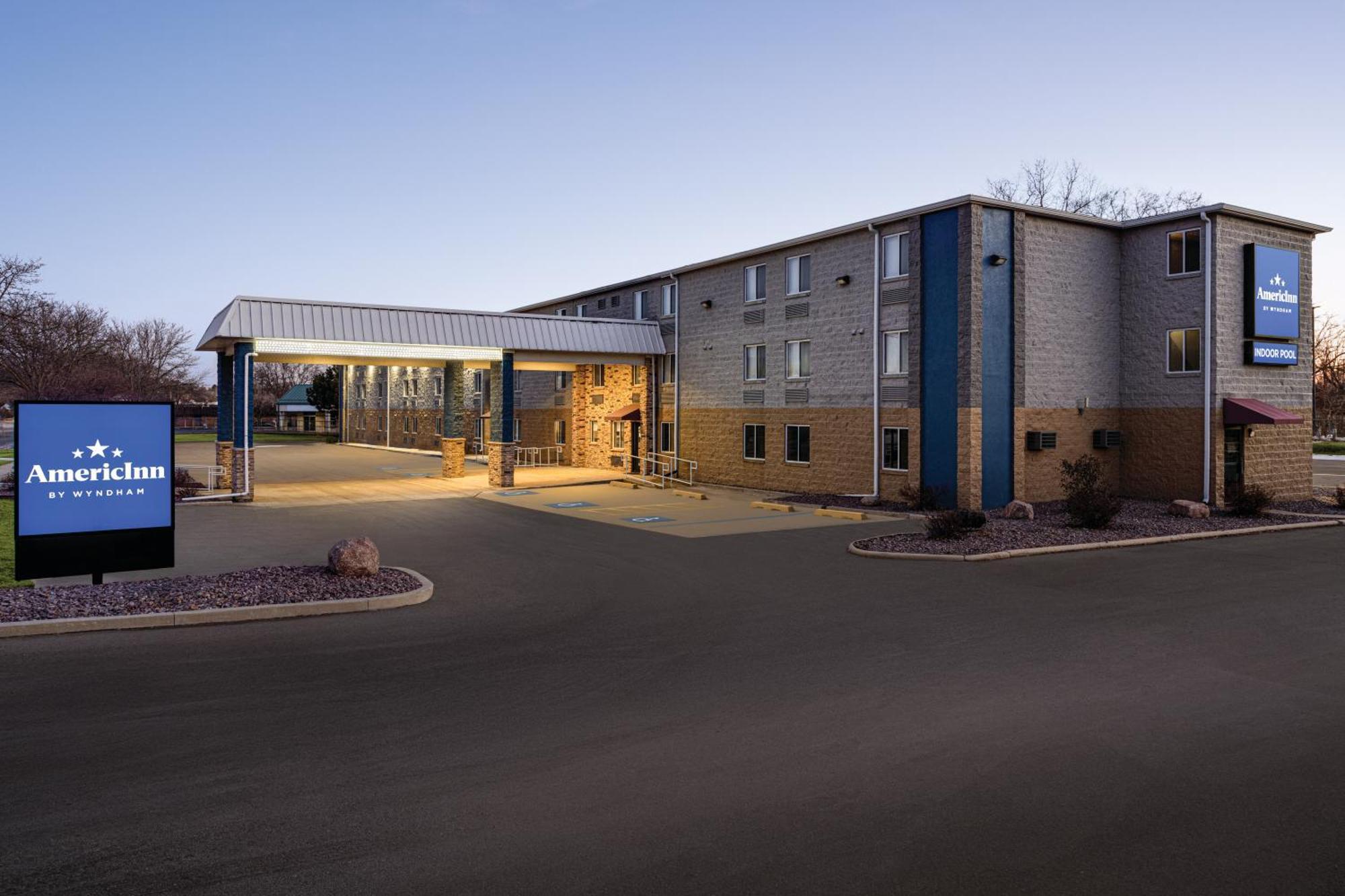 Americinn By Wyndham Madison Wi Exterior photo
